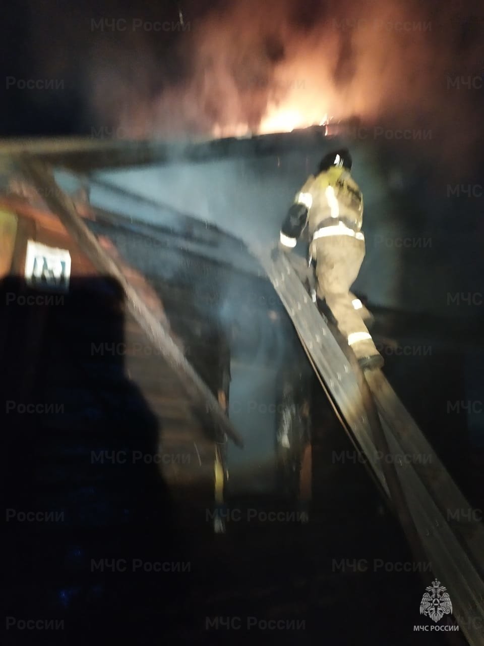 Пожар в п. Жигалово — МЧС России по Иркутской области